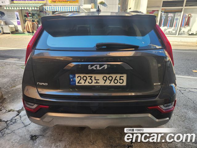 Kia Niro 2023 — photo 3