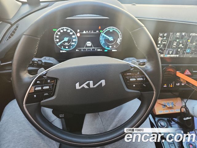 Kia Niro 2023 — photo 18