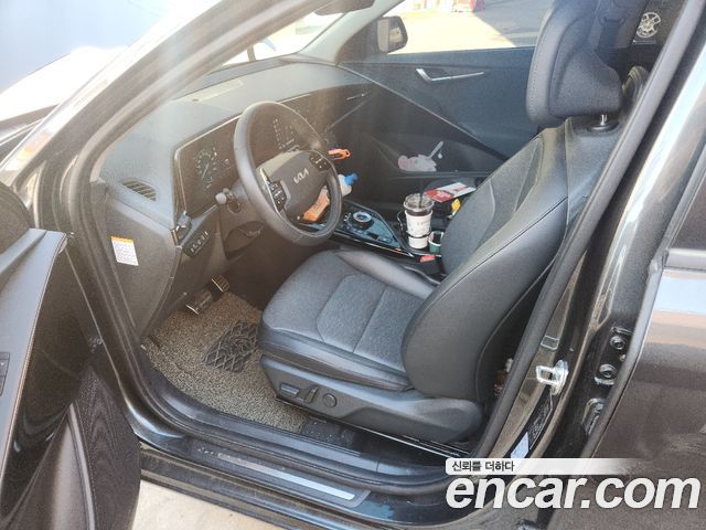 Kia Niro 2023 — photo 16