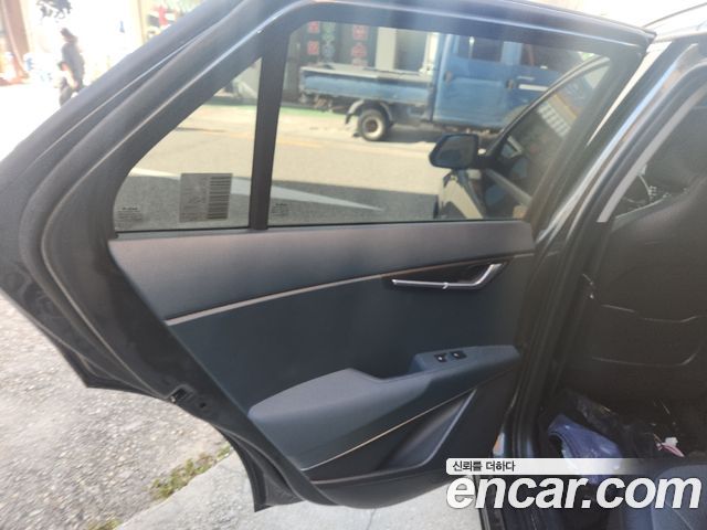 Kia Niro 2023 — photo 17