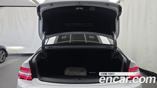 Genesis G80 2022 — photo 24