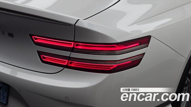 Genesis G80 2022 — photo 9