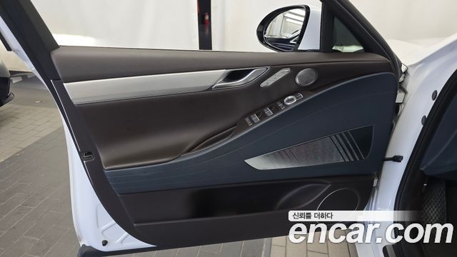 Genesis G80 2022 — photo 14