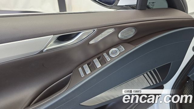 Genesis G80 2022 — photo 29