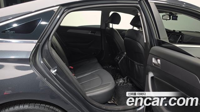 Hyundai Sonata 2019 — photo 11