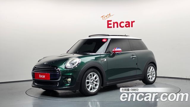 Mini Cooper 2016 — photo 1