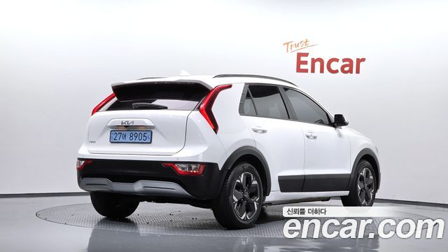Kia Niro 2023 — photo 2
