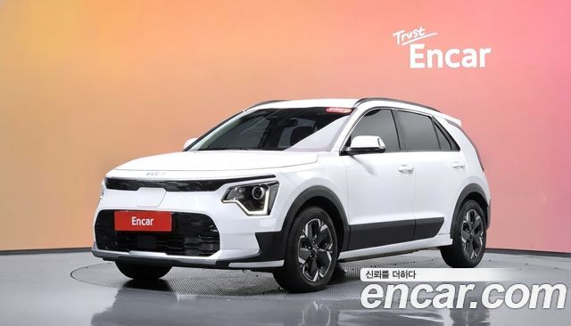 Kia Niro 2023 — photo 1