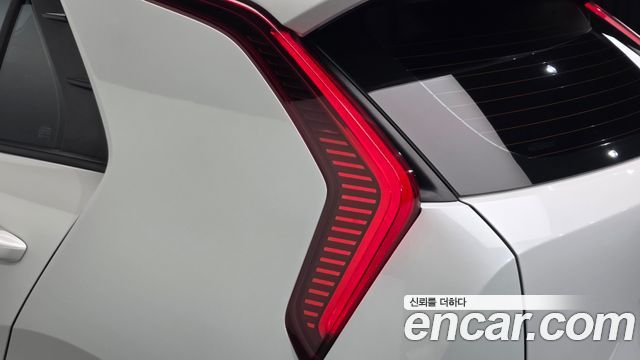 Kia Niro 2023 — photo 9