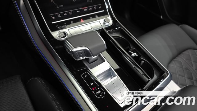 Audi Q7 2025 — photo 9
