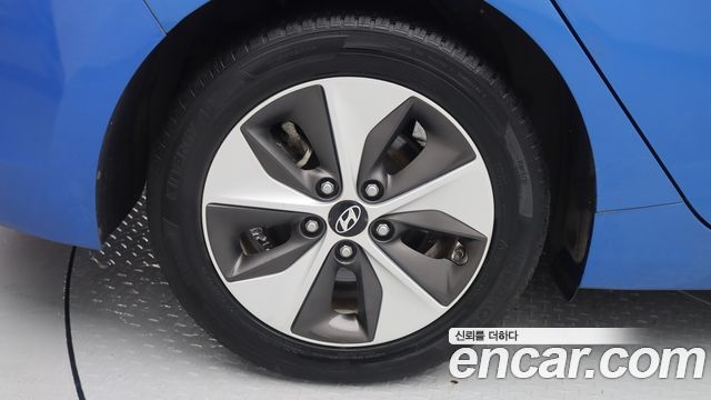 Hyundai Ioniq 2018 — photo 5