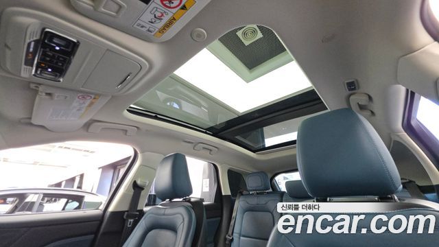 Lincoln Corsair 2021 — photo 24