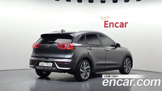 Kia Niro 2017 — photo 2