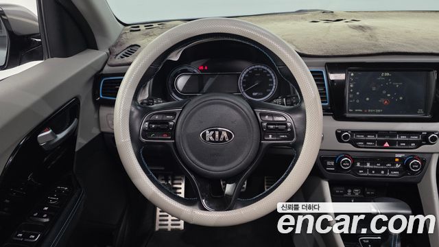 Kia Niro 2017 — photo 13