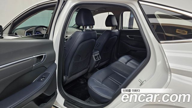 Hyundai Sonata 2022 — photo 18