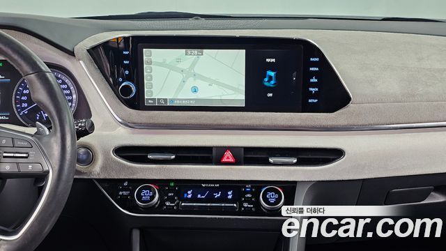 Hyundai Sonata 2022 — photo 24