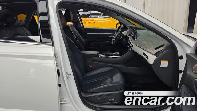 Hyundai Sonata 2022 — photo 16