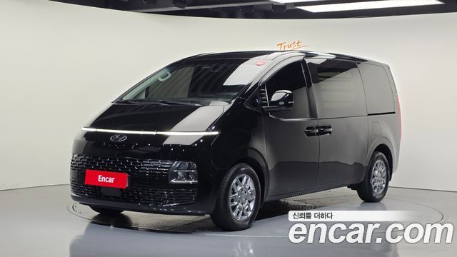 Hyundai Staria 2022 — photo 1