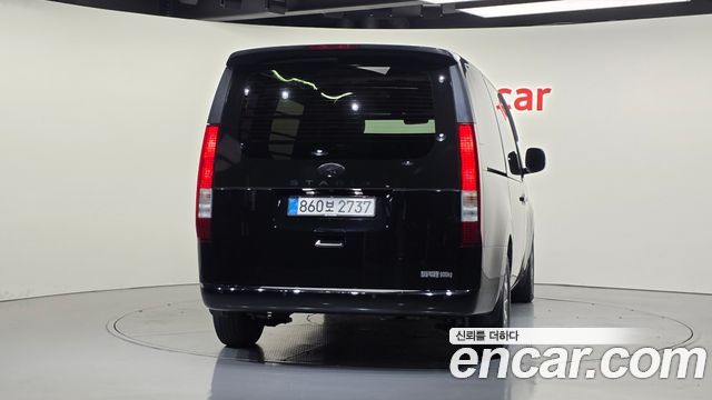 Hyundai Staria 2022 — photo 4