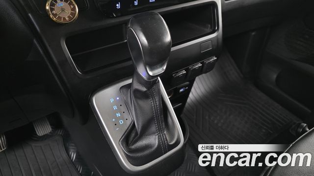 Hyundai Staria 2022 — photo 9