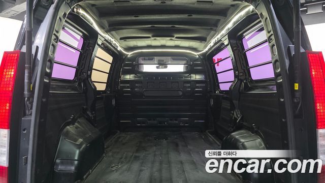 Hyundai Staria 2022 — photo 11