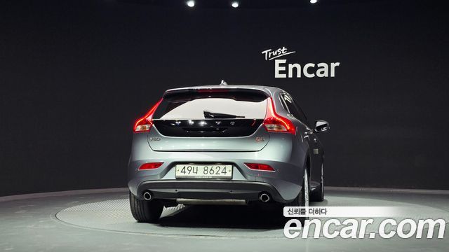 Volvo V40 2016 — photo 4