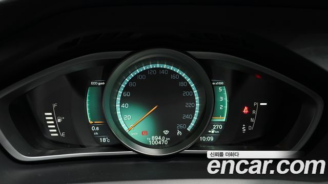 Volvo V40 2016 — photo 8
