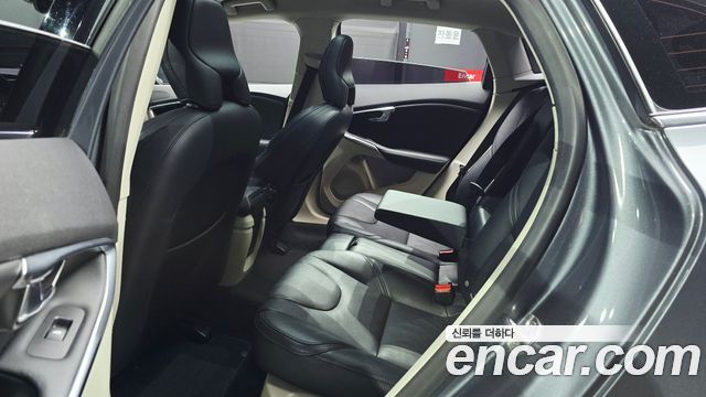Volvo V40 2016 — photo 12