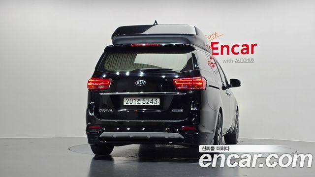 Kia Canival 2019 — photo 4