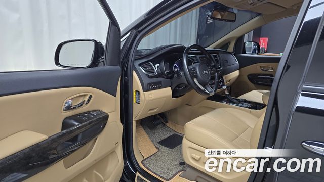 Kia Canival 2019 — photo 10