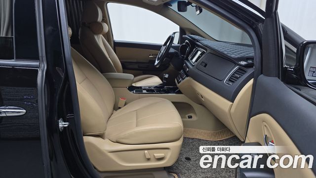 Kia Canival 2019 — photo 11