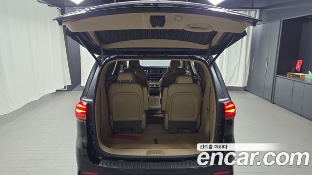 Kia Canival 2019 — photo 20