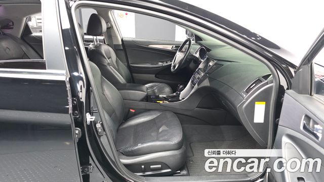 Hyundai Sonata 2014 — photo 17