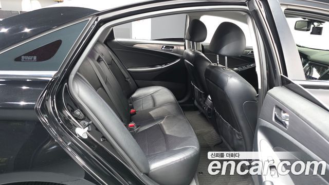 Hyundai Sonata 2014 — photo 18