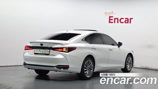 Lexus ES 2025 — photo 2