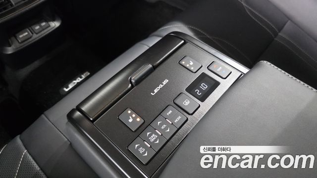 Lexus ES 2025 — photo 32