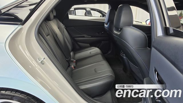 Hyundai AVANTE 2023 — photo 17