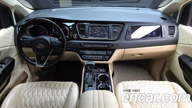 Kia Canival 2019 — photo 7