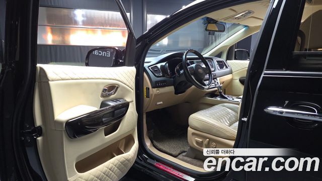 Kia Canival 2019 — photo 10