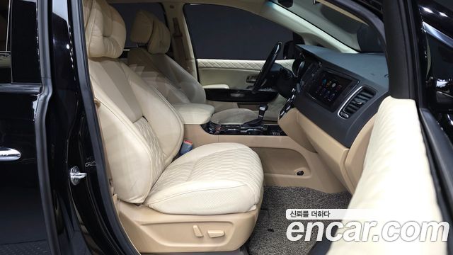 Kia Canival 2019 — photo 11