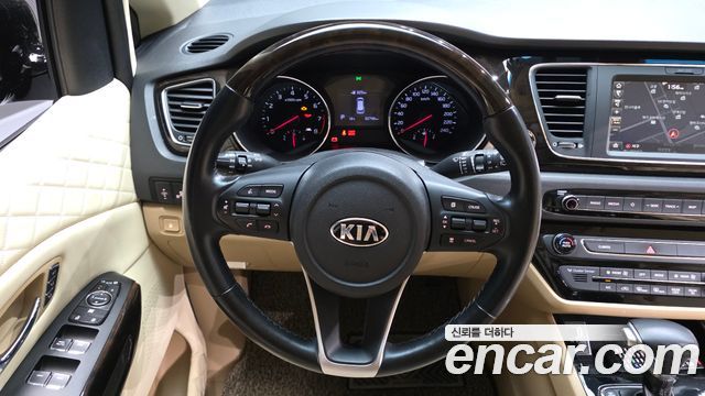 Kia Canival 2019 — photo 13