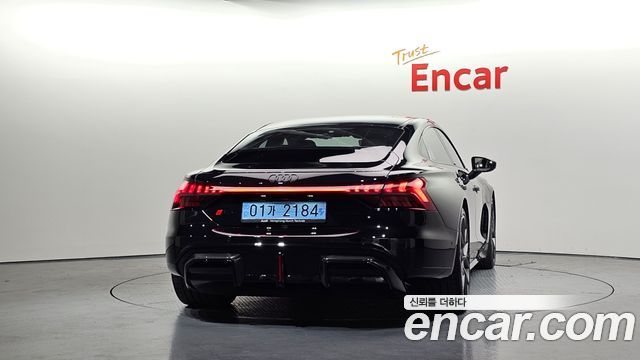 Audi RS e-tron GT 2025 — photo 4