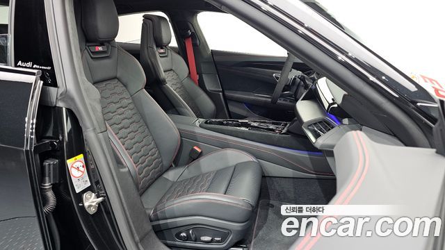 Audi RS e-tron GT 2025 — photo 11