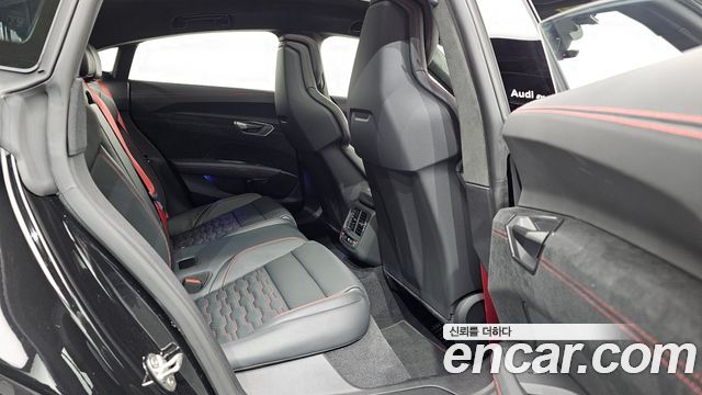 Audi RS e-tron GT 2025 — photo 12