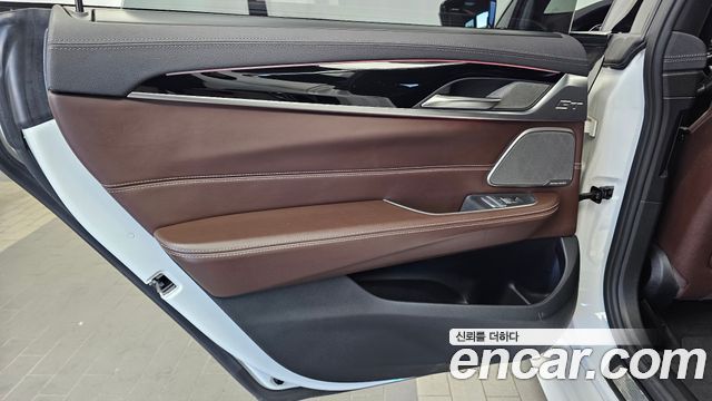 BMW Gran Turismo 2021 — photo 15