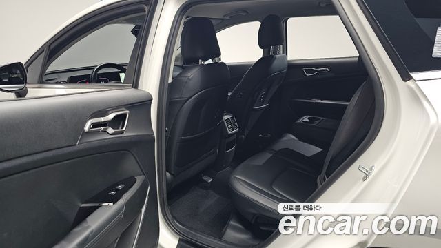 Kia Sportage 2022 — photo 16