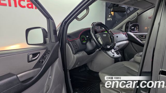 Hyundai Starex 2013 — photo 10