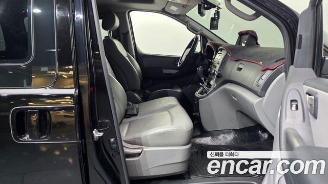 Hyundai Starex 2013 — photo 11