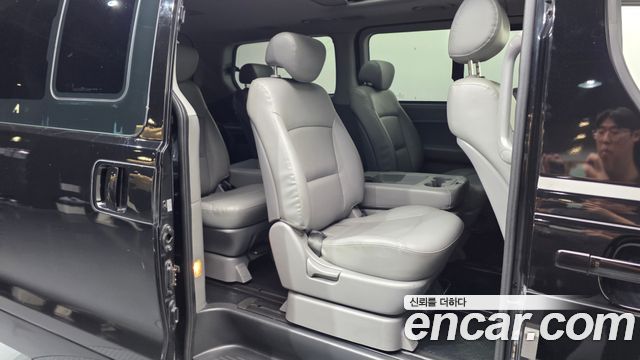 Hyundai Starex 2013 — photo 12