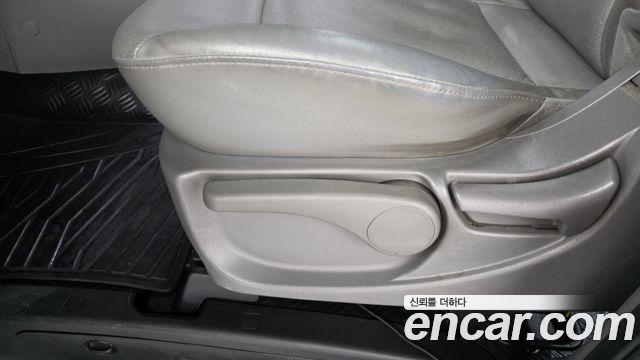 Hyundai Starex 2013 — photo 19